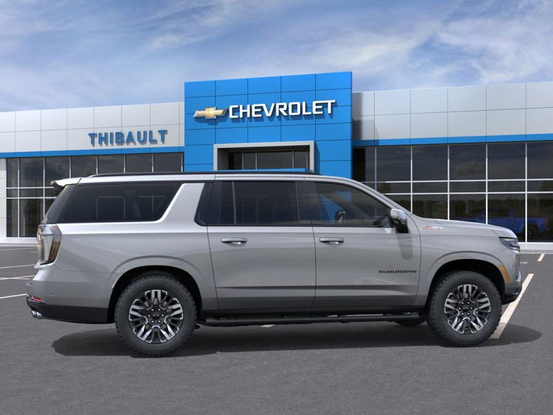 CHEVROLET Suburban Z71 2025 Gris sterling métallisé Saint-Eustache - photo #4