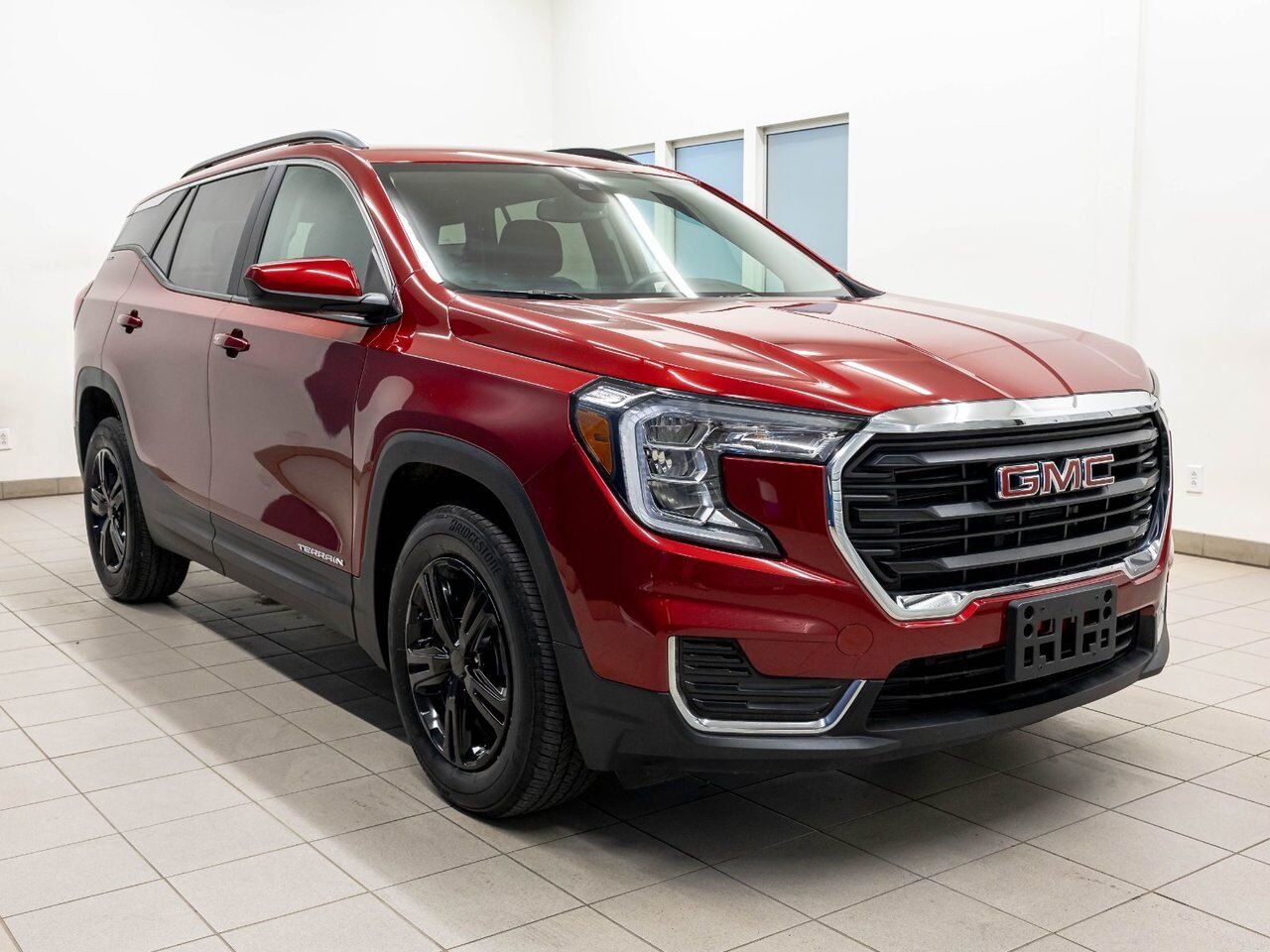 GMC Terrain SLE AWD *SIEGES CHAUF* CARPLAY *GR. SECURITE* USB 2024 Rouge Saint-Jérôme - photo #8