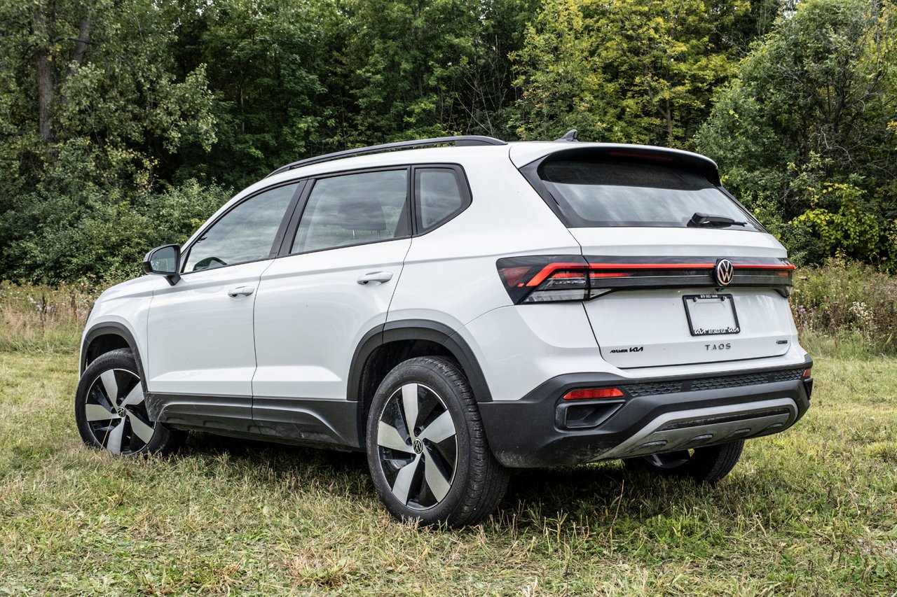 2025 Volkswagen Taos White Gatineau - photo #4