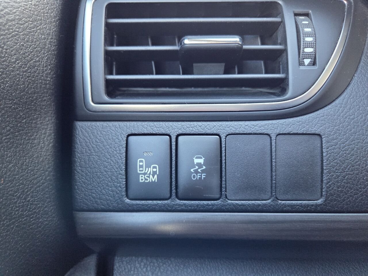 Toyota CAMRY XLE 2017 Argent Mont-Laurier - photo #16
