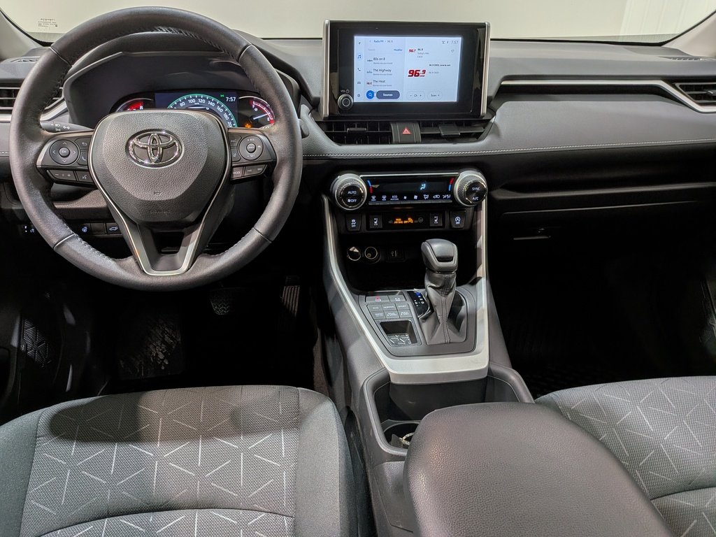 Toyota RAV4 XLE AWD 2024 Gris Val-David - photo #29