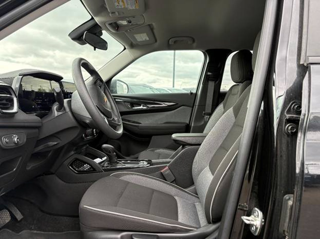 2024 Chevrolet Trailblazer AWD 4dr LS Black Sherwood Park - photo #5
