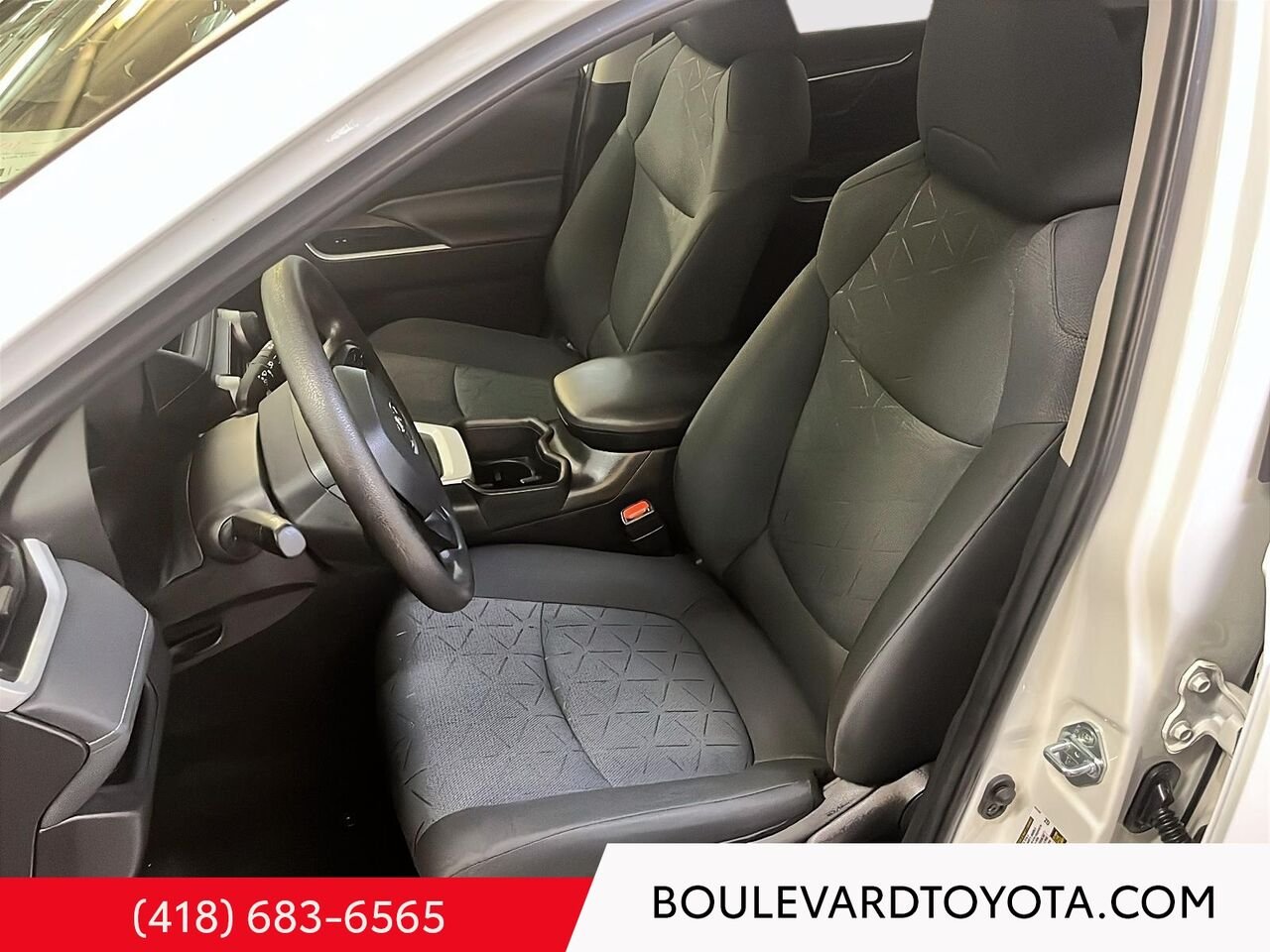 Toyota RAV4 100372A-12 | LE, AWD 2025 Blanc Québec - photo #8