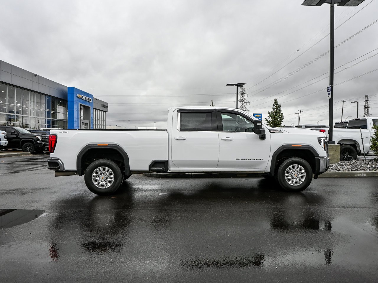 2024 GMC Sierra 3500HD 4WD Crew Cab 159 SLE White Sherwood Park - photo #14