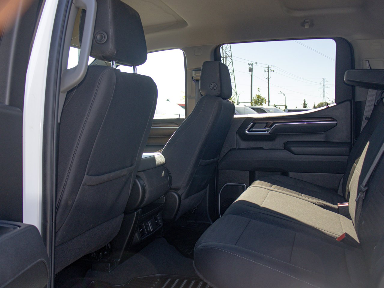 2025 Chevrolet Silverado 1500 4WD Crew Cab 147 LT White Sherwood Park - photo #31
