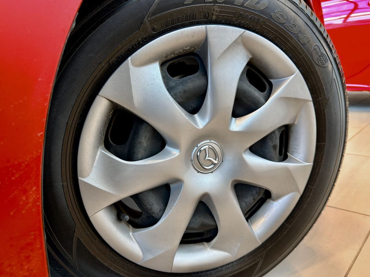 2018 Mazda Mazda3 Red Notre-Dame-des-Prairies - photo #12