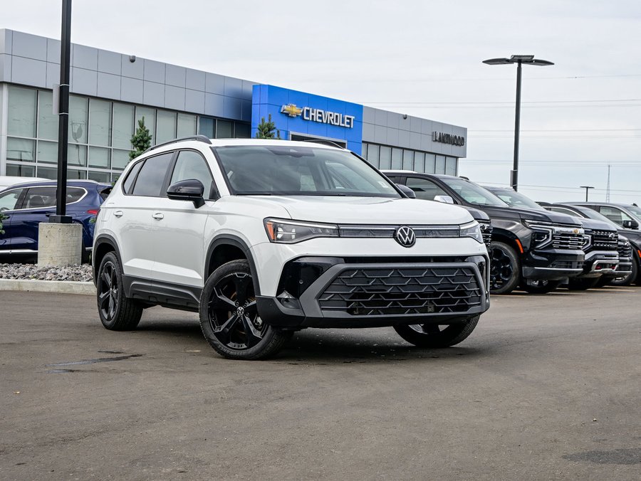 2026 Volkswagen Taos Comfortline Black Edition 4Motion 1.5L | Sunroof White