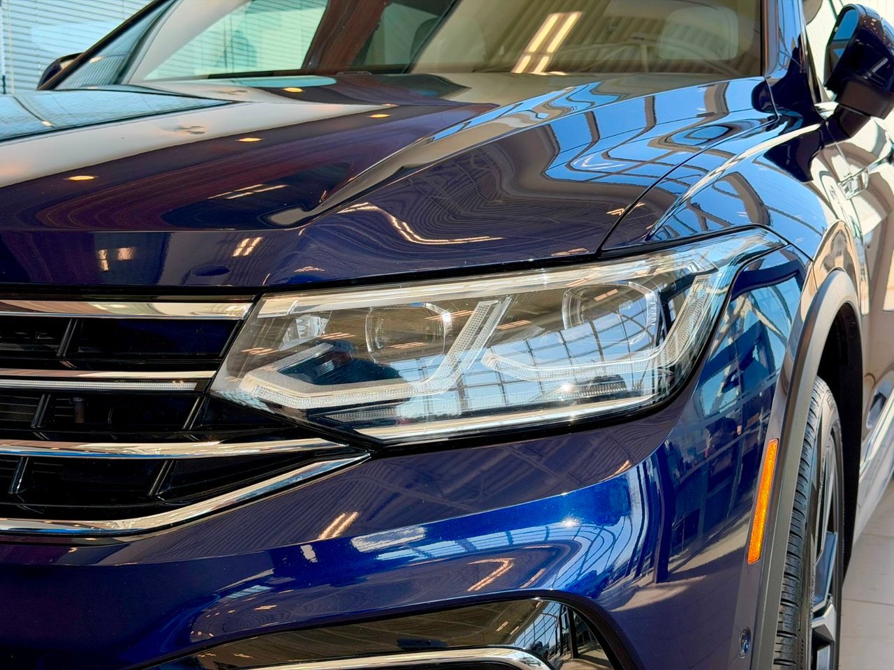 2024 Volkswagen Tiguan Blue Notre-Dame-des-Prairies - photo #2