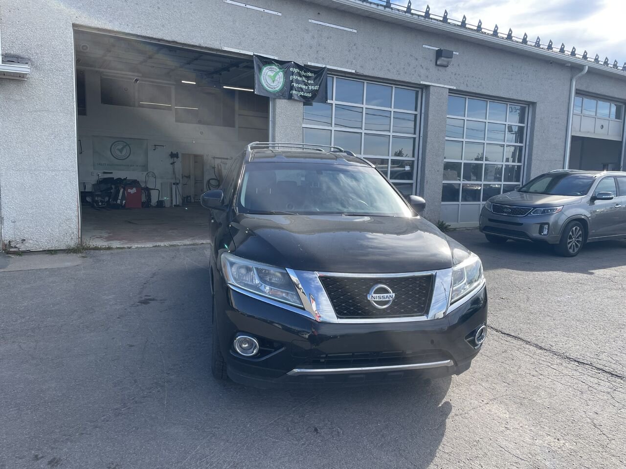 NISSAN PATHFINDER 2016 Noir Longueuil, - photo #1