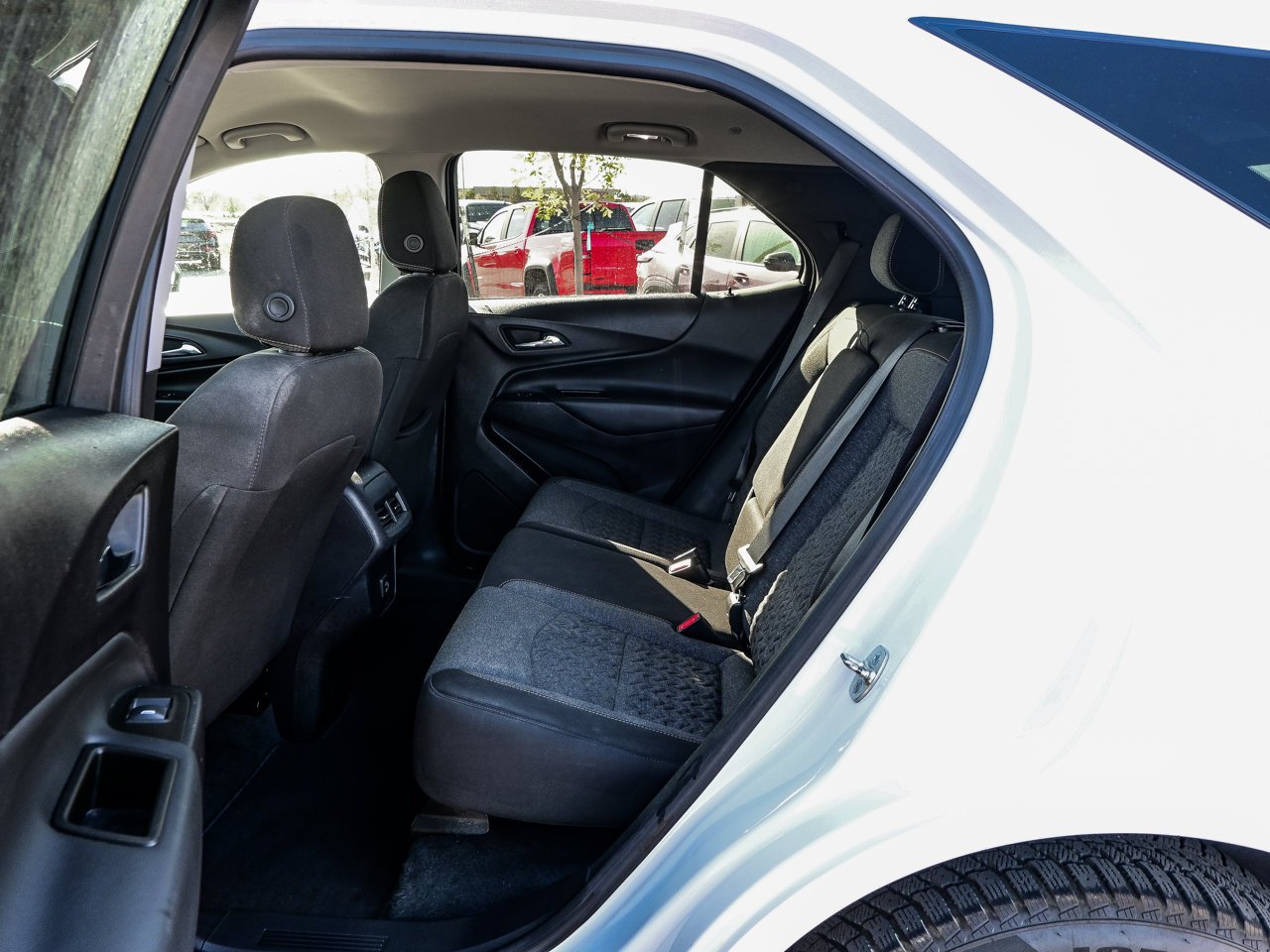 2024 Chevrolet Equinox AWD 4dr LT White Sherwood Park - photo #30