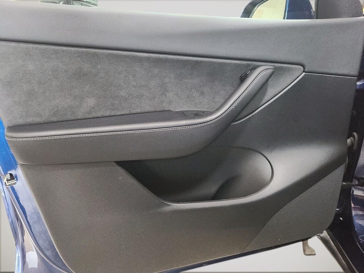 2022 Tesla Model Y LONG RANGE Blue Québec - photo #10