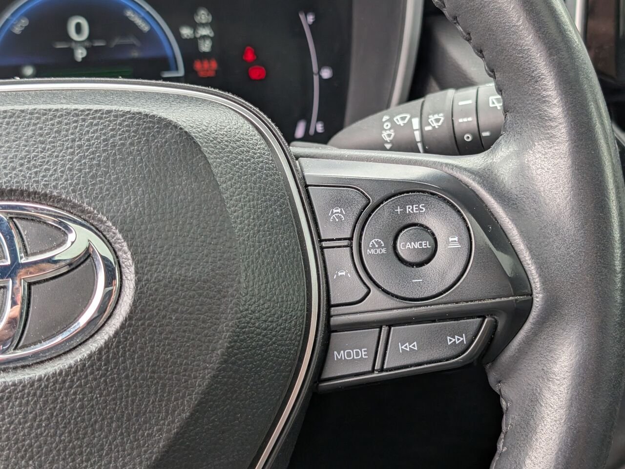 2024 Toyota Corolla Cross 7MUFBABG2RV042397 White Sherbrooke - photo #13