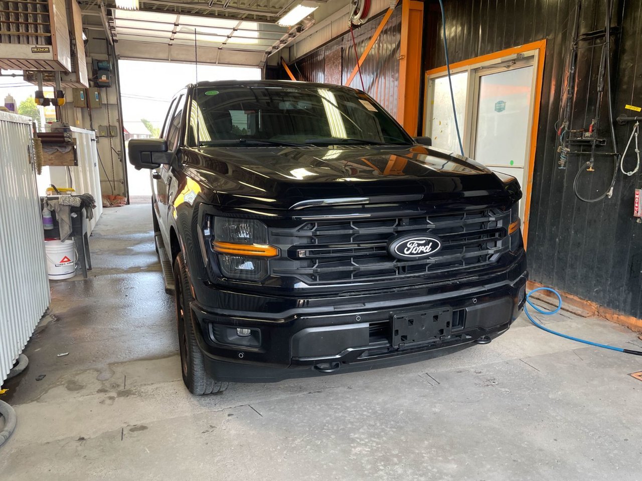Ford F-150 XLT CREW 4X4 *3.5L POWERBOOST HYBRID* NAV BEDLINER 2024 Noir Saint-Jérôme - photo #9