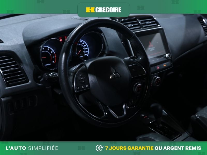 2023 Mitsubishi RVR Grey Laval - photo #11