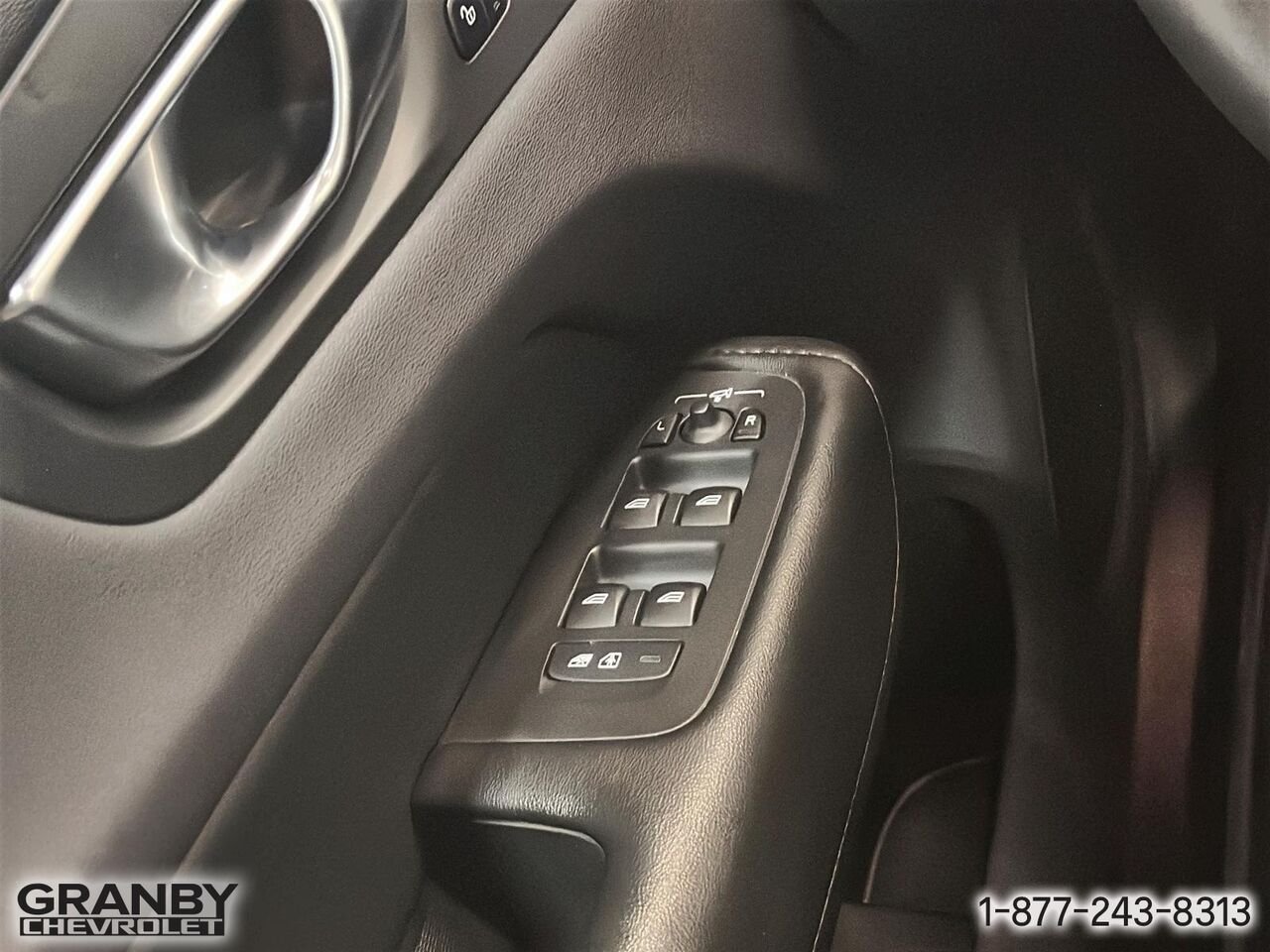 2024 Volvo XC60 Recharge Plus Dark Theme | G3874 Beige Granby - photo #13