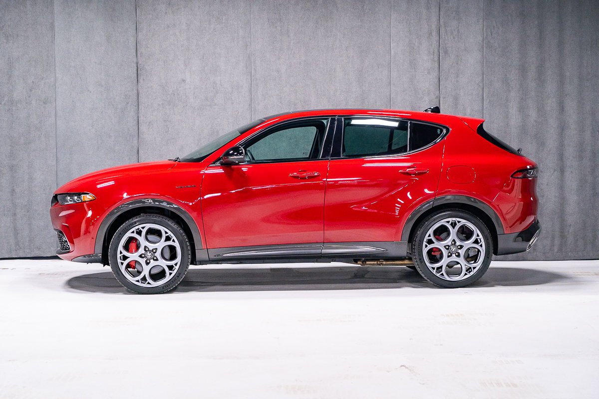 2024 Alfa Romeo Tonale VELOCE PHEV TOIT OUVRANT ACTIVE ASSIST Red Montreal - photo #2