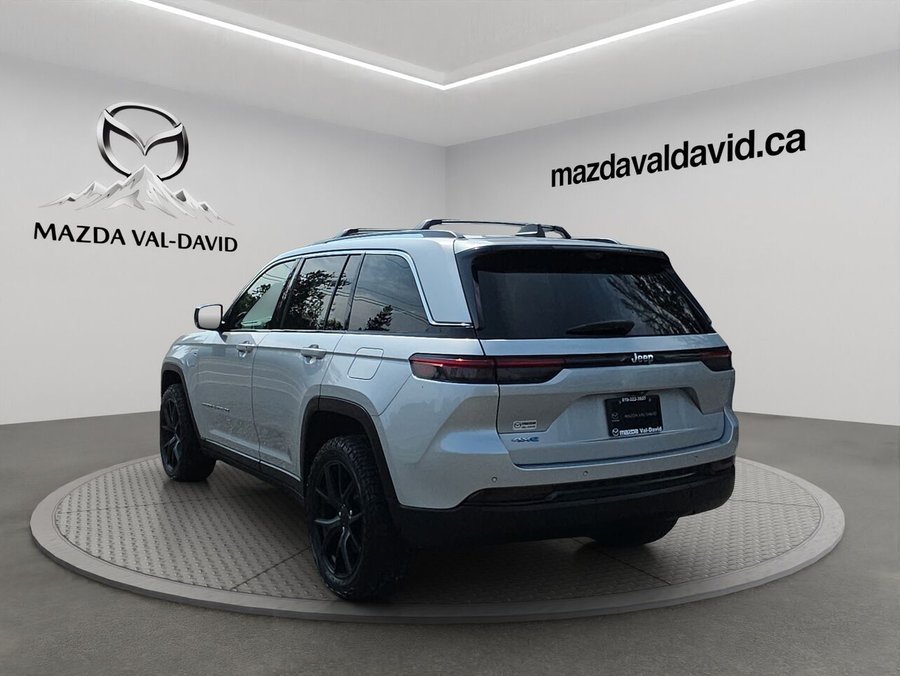 Jeep Grand Cherokee 4xe Hybride rechargeable 4x4, sièges en cuir chauffants, volant chauffant, navigation, régulateur 2022 Argent