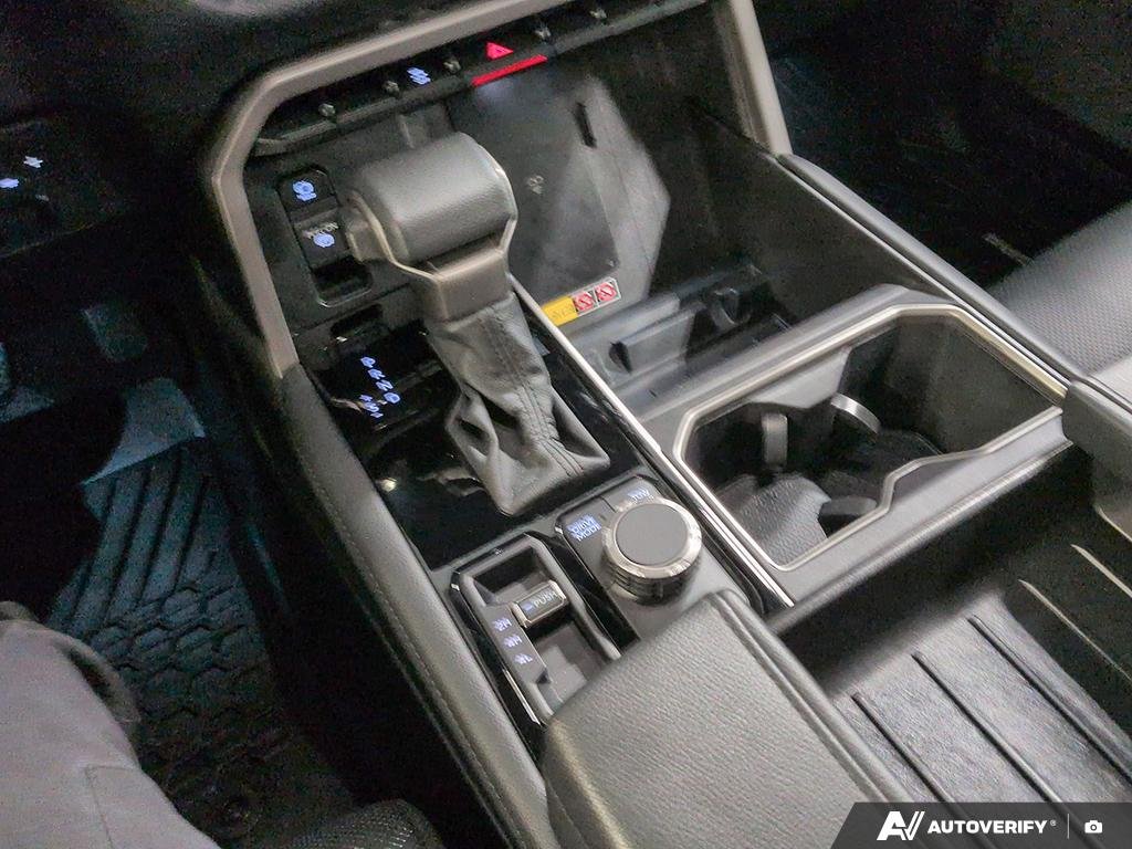 2025 Toyota Tundra S2501294 | 4x4 Crewmax Limited Hybrid White Edmonton - photo #17