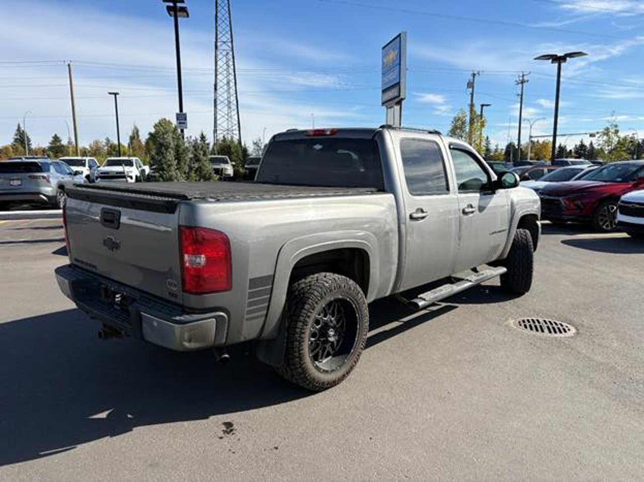 2007 Chevrolet Silverado 1500 4WD Crew Cab 143.5 LTZ Grey Sherwood Park - photo #4