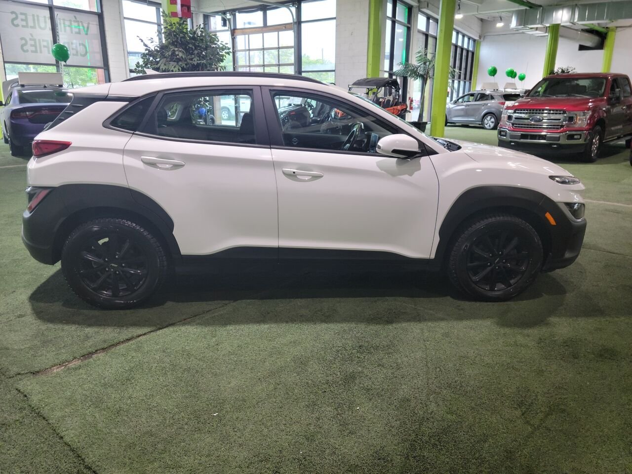 2022 Hyundai Kona White  - photo #5