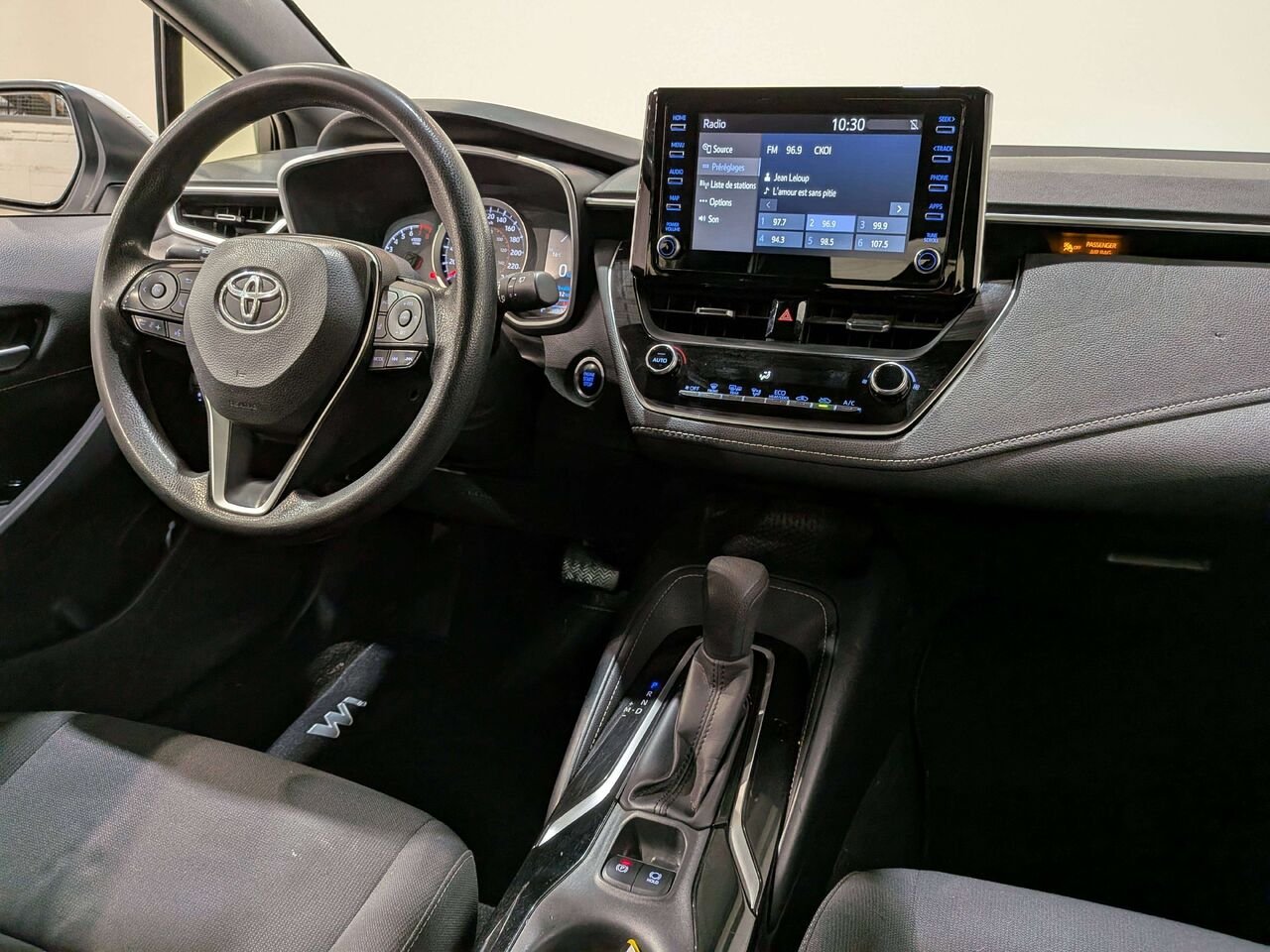 Toyota Corolla à hayon Manual 2019 Blanc Val-David - photo #18