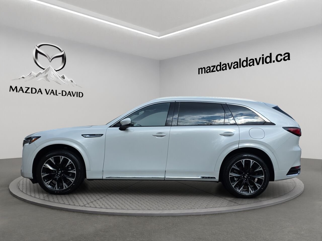 2026 Mazda CX-90 PHEV Signature PHEV, 7 passagers, toit pano, cuir, sièges ventilés Platinum Quartz Metallic Val-David - photo #2