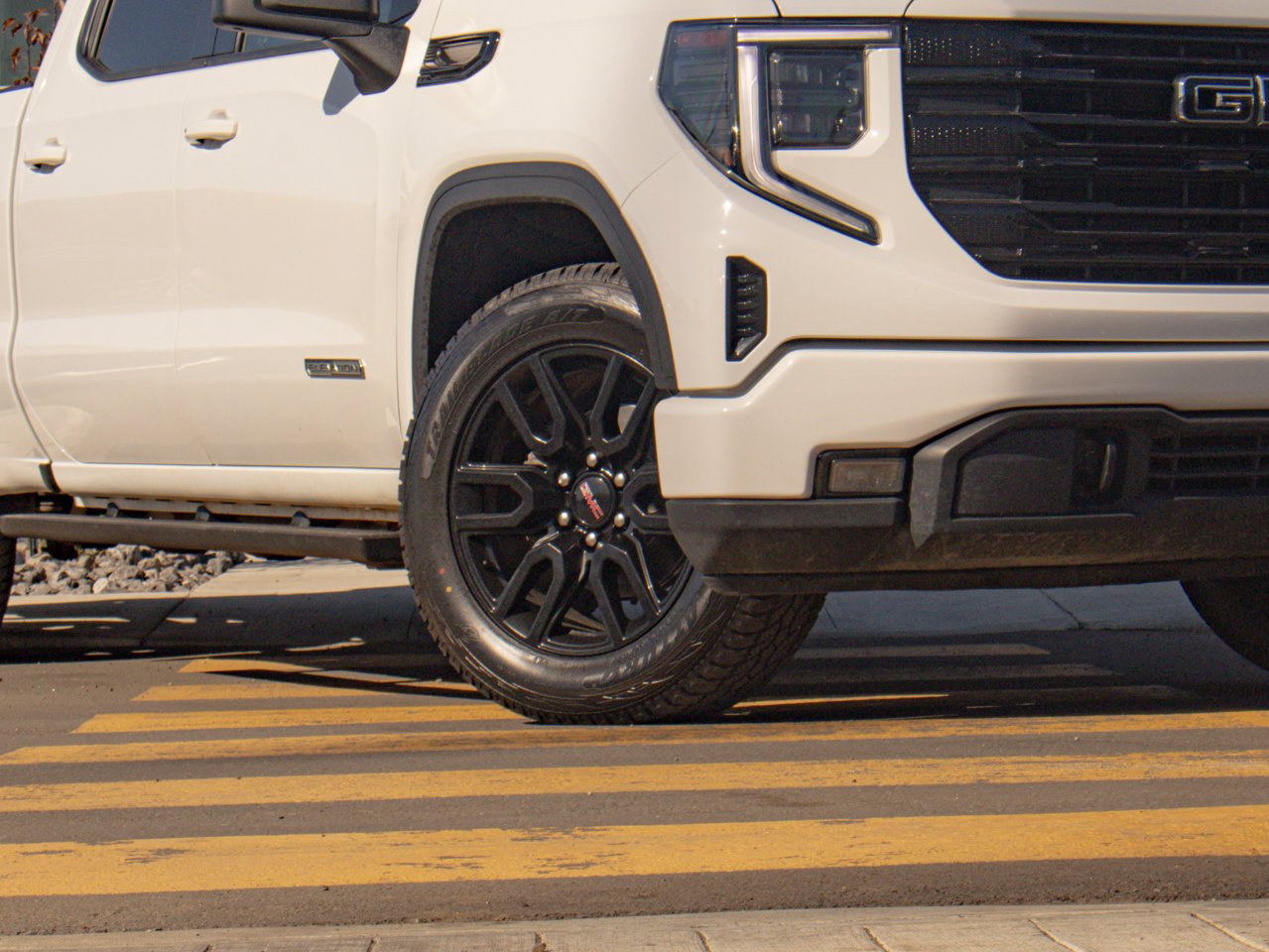 2024 GMC Sierra 1500 4WD Crew Cab 147 Elevation White Sherwood Park - photo #5