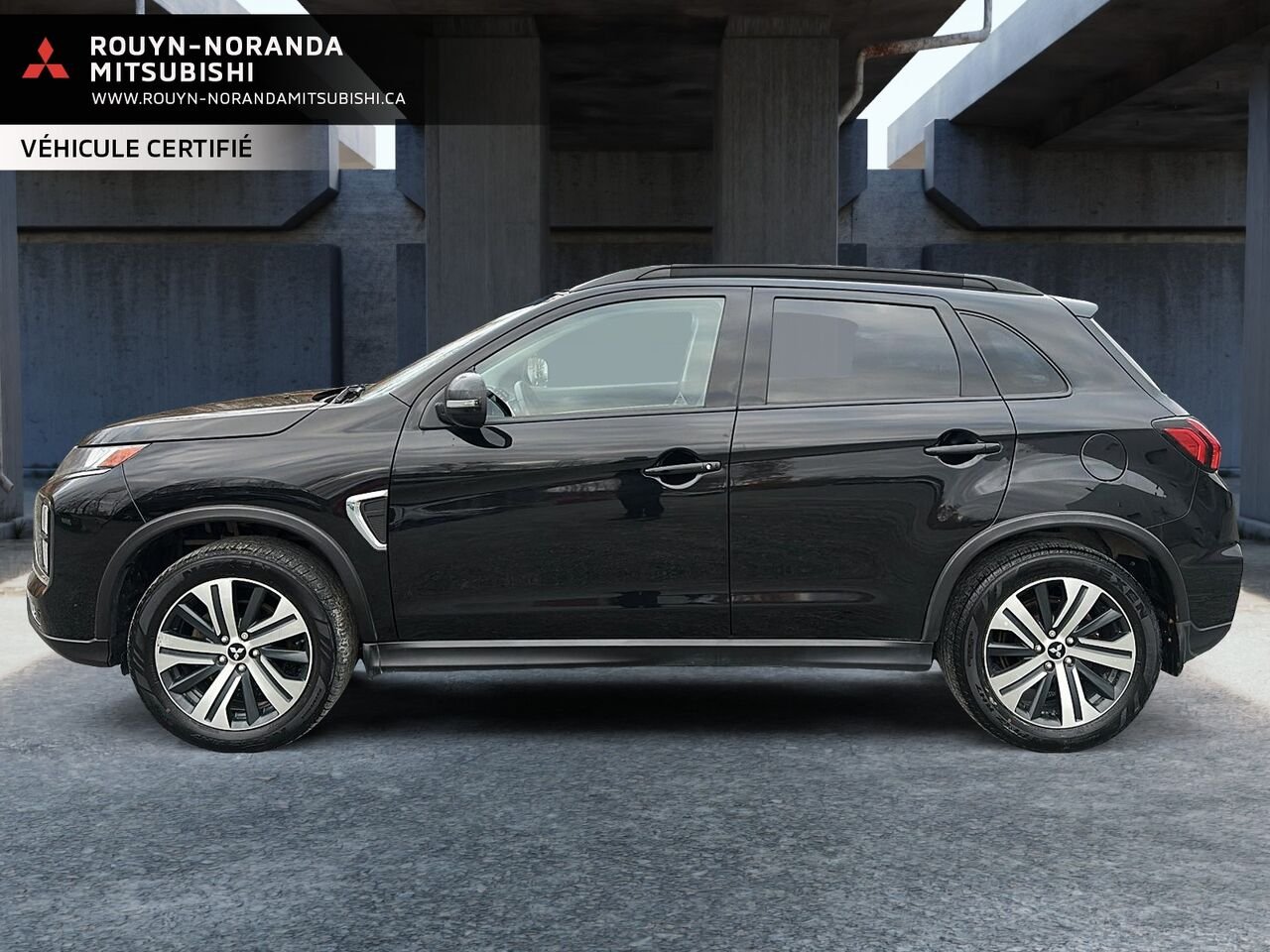 Mitsubishi RVR SEL AWC 2023 Noir Rouyn-Noranda - photo #2