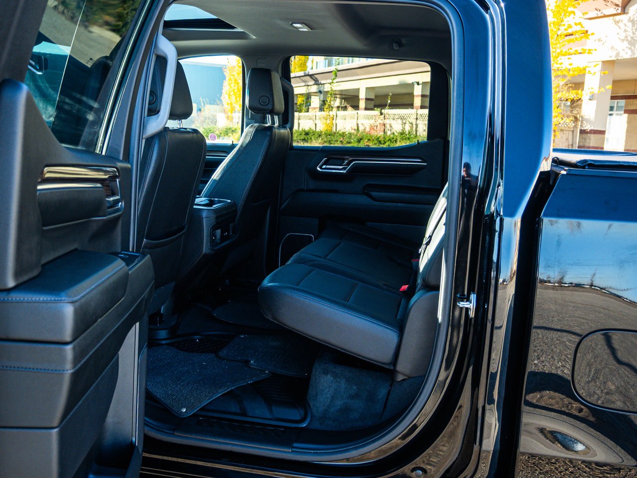 2024 Chevrolet Silverado 1500 4WD Crew Cab 147 RST Black Sherwood Park - photo #31