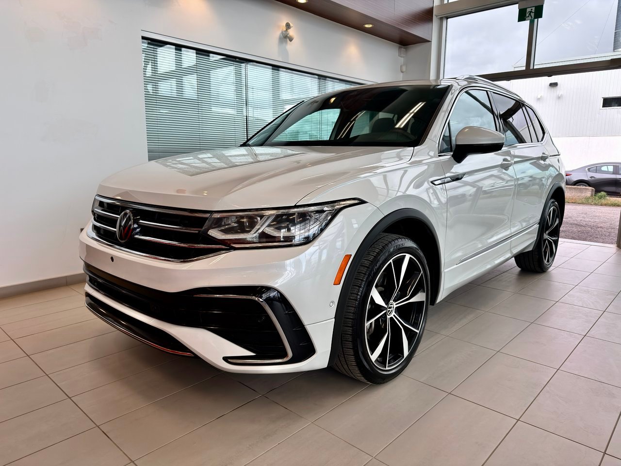Volkswagen Tiguan 2024 Blanc Notre-Dame-des-Prairies - photo #3