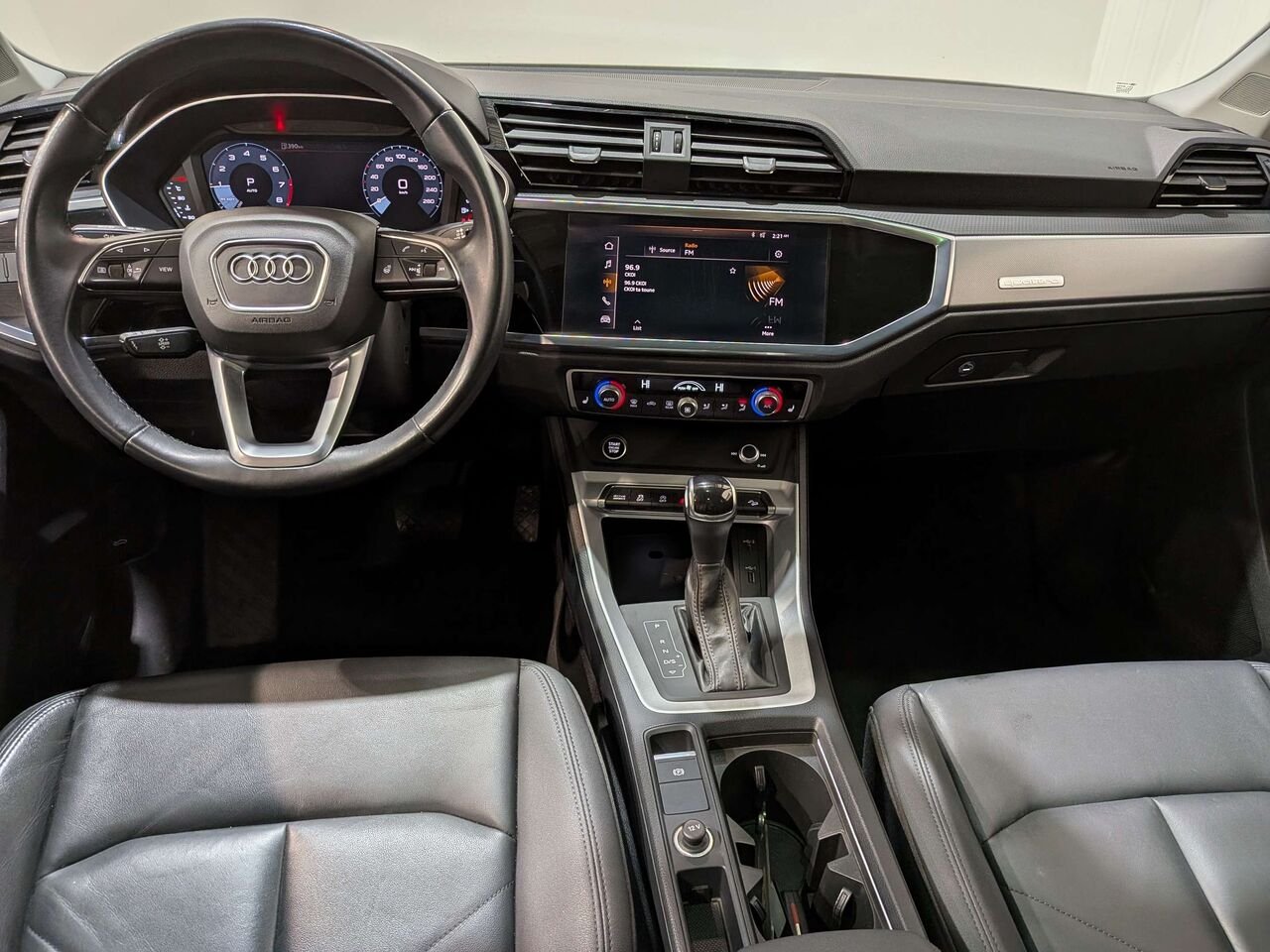 2021 Audi Q3 Progressiv 45 TFSI quattro Black Mirabel - photo #29