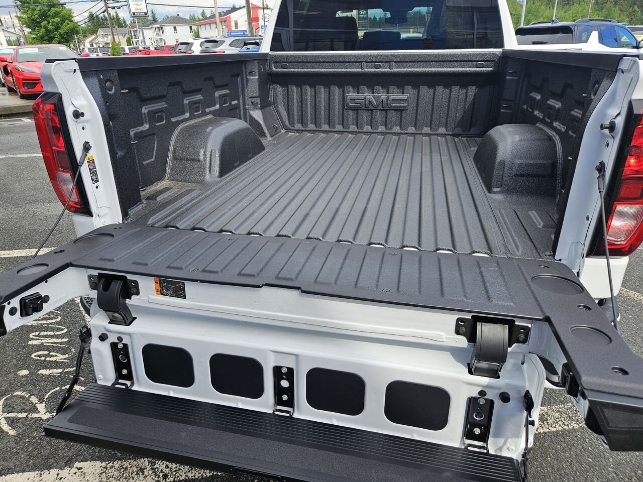 GMC Sierra 1500 Elevation cabine multiplace 4RM 157 po 2026 Blanc sommet Thetford Mines - photo #8