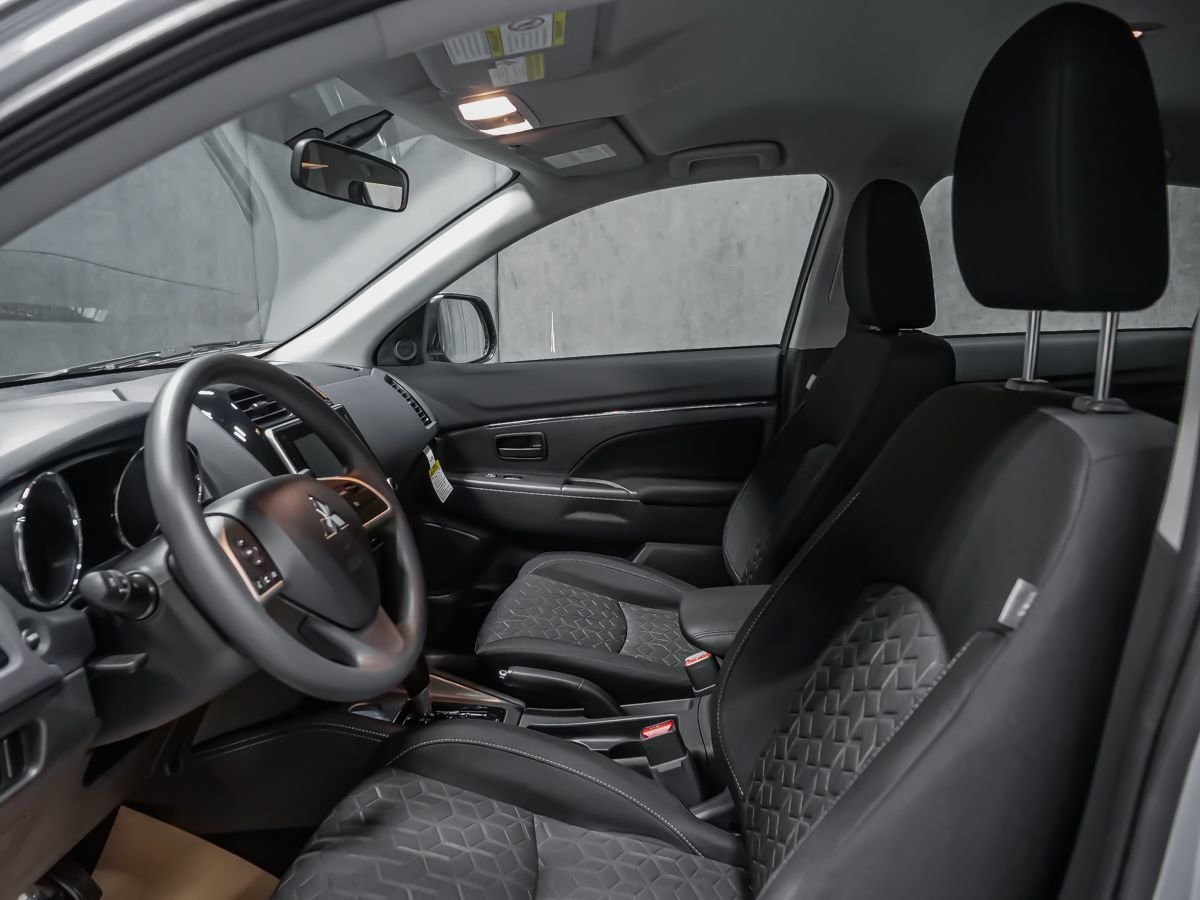2027 Mitsubishi RVR ES Titanium Grey Montreal - photo #7