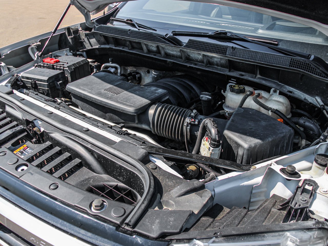 2023 Chevrolet Silverado 1500 4WD Crew Cab 147 High Country White Sherwood Park - photo #13