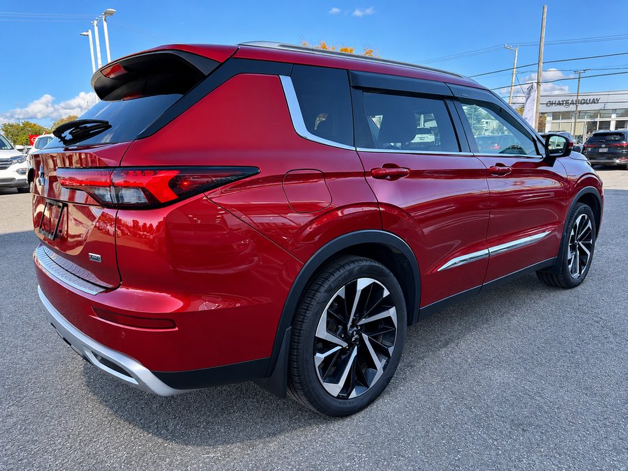 2023 Mitsubishi Outlander SE S-AWC Red