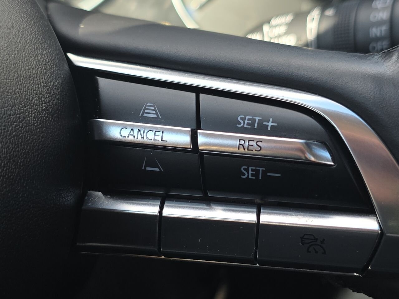 Mazda CX-30 GS TI, COMMANDE AUDIO AU VOLANT, VOLANT CHAUFFANT 2023 Gris Val-David - photo #20