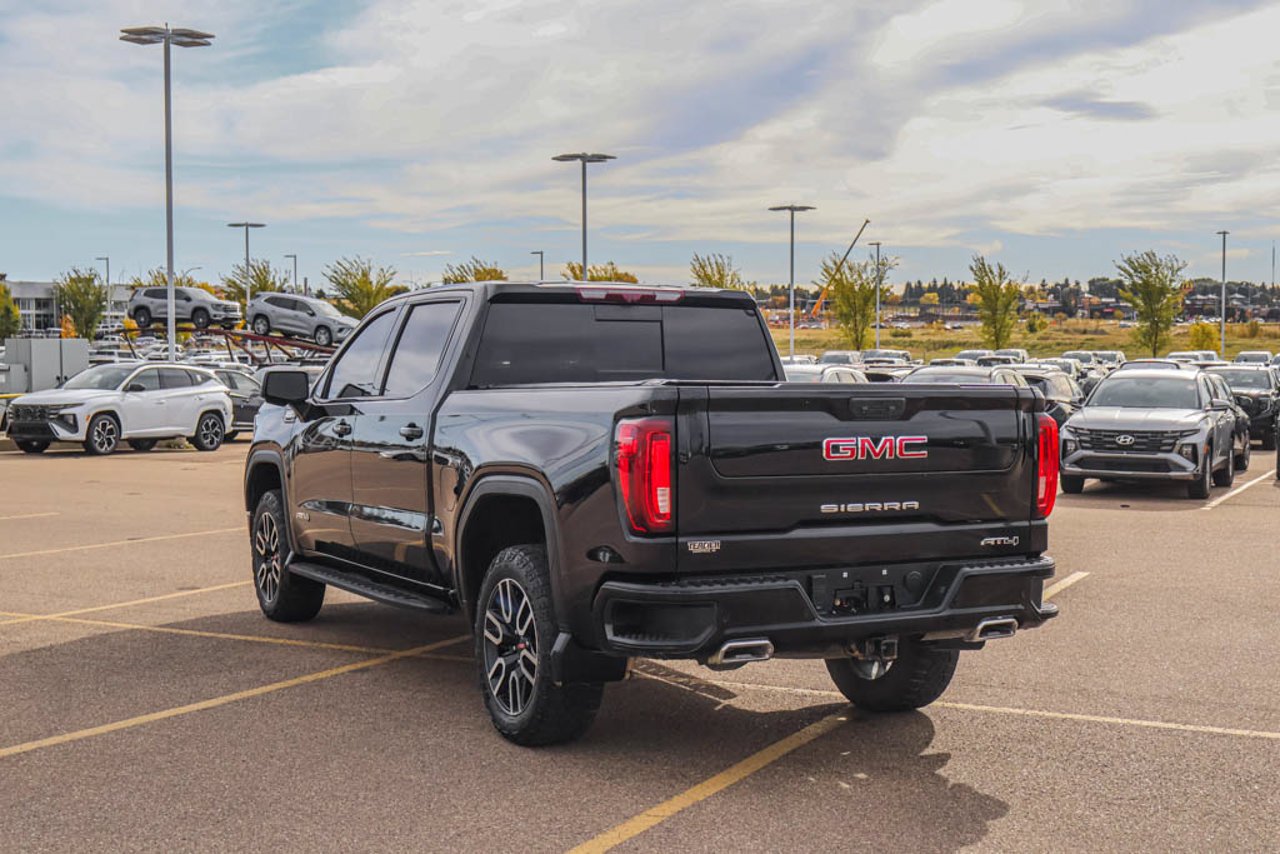 2022 GMC Sierra 1500 4WD Crew Cab 147 AT4 Black Sherwood Park - photo #5