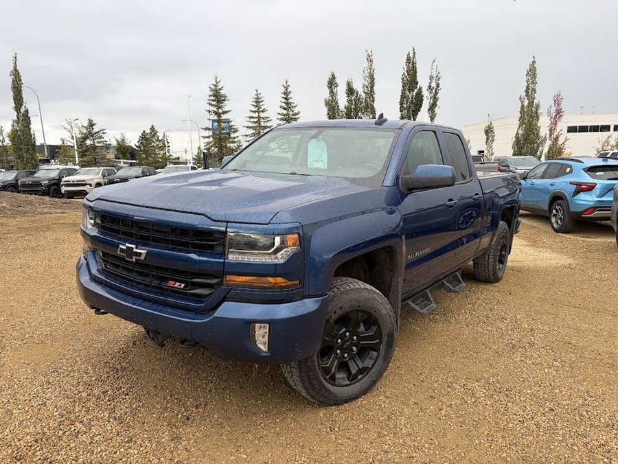 2018 Chevrolet Silverado 1500 LT 5.3L | Running Boards Blue