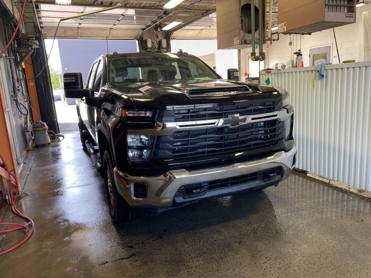 2024 Chevrolet Silverado 2500HD LT Z71 CREW 4X4 DIESEL *BOITE 8 PI* BEDLINER Black Saint-Jérôme - photo #9