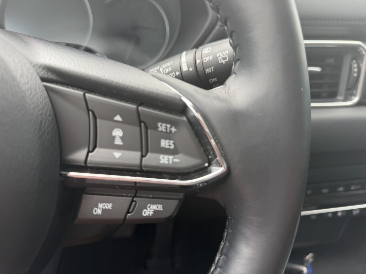 2023 Mazda CX-5 White Ste-Marie - photo #11