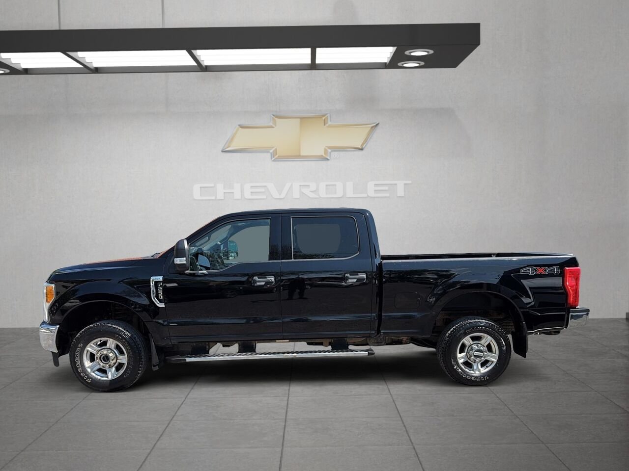 Ford Super Duty F-250 SRW XLT cabine 6 places 4RM 176 po 2017 Noir Saint-Hyacinthe - photo #4