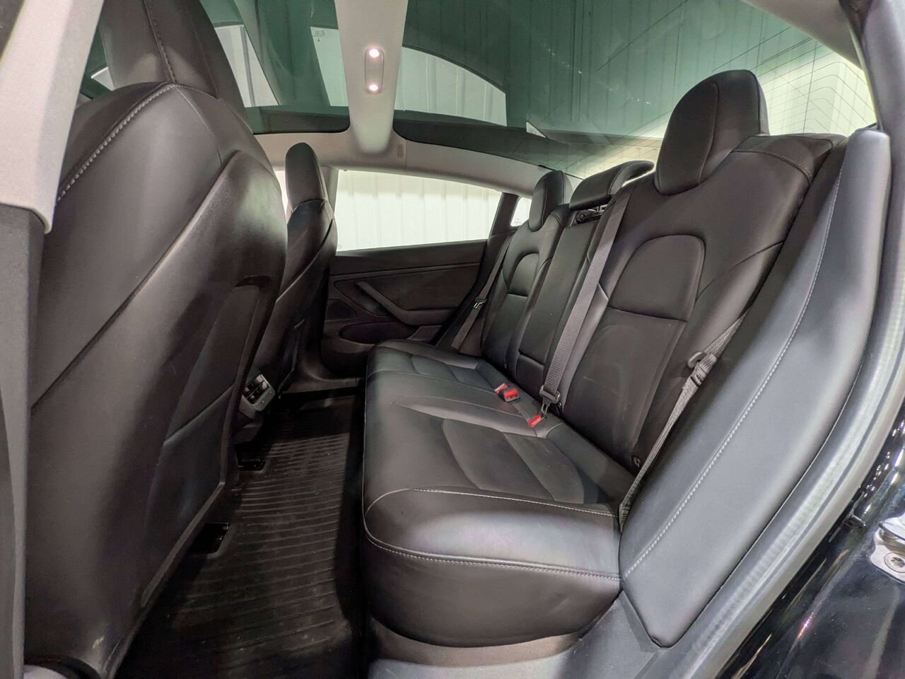 2019 Tesla Model 3 Standard Range Plus RWD Black Val-David - photo #10