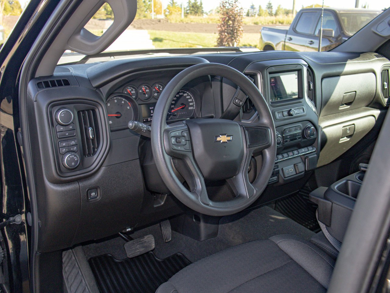 2025 Chevrolet Silverado 2500HD 4WD Crew Cab 159 Custom Black Sherwood Park - photo #21