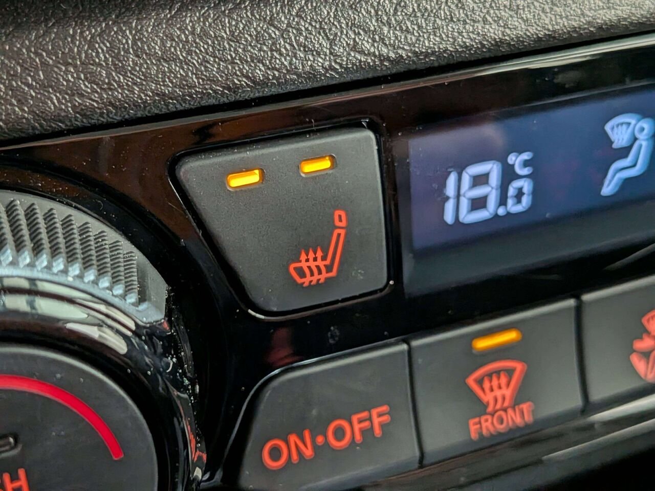 Nissan Kicks Play SV FWD 2025 Blanc Mirabel - photo #2