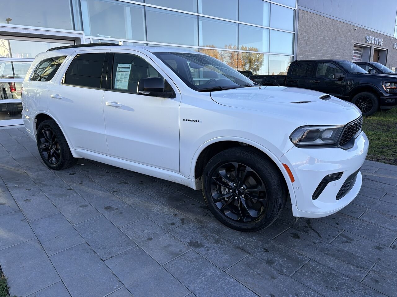 Dodge Durango 2F449A | R/T ** HEMI ** AWD ** BLACKTOP ** 6 PASSAGERS ** CARFAX CLEAN ** 2023 Blanc Saint-Jérôme - photo #2
