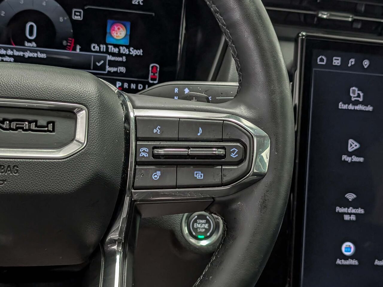 GMC Terrain AWD Denali Toit Pano 2026 Noir Sherbrooke - photo #16