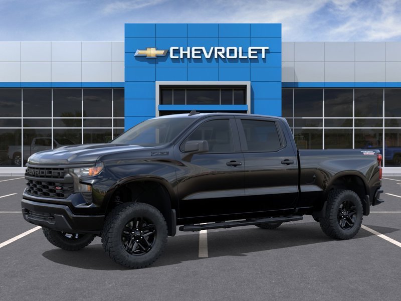 CHEVROLET Silverado 1500 K1500 SILVERADO CREW CAB CUSTOM TRAIL BOSS STD/BOX (2CX) 2026 NOIR Rivière-du-Loup - photo #1