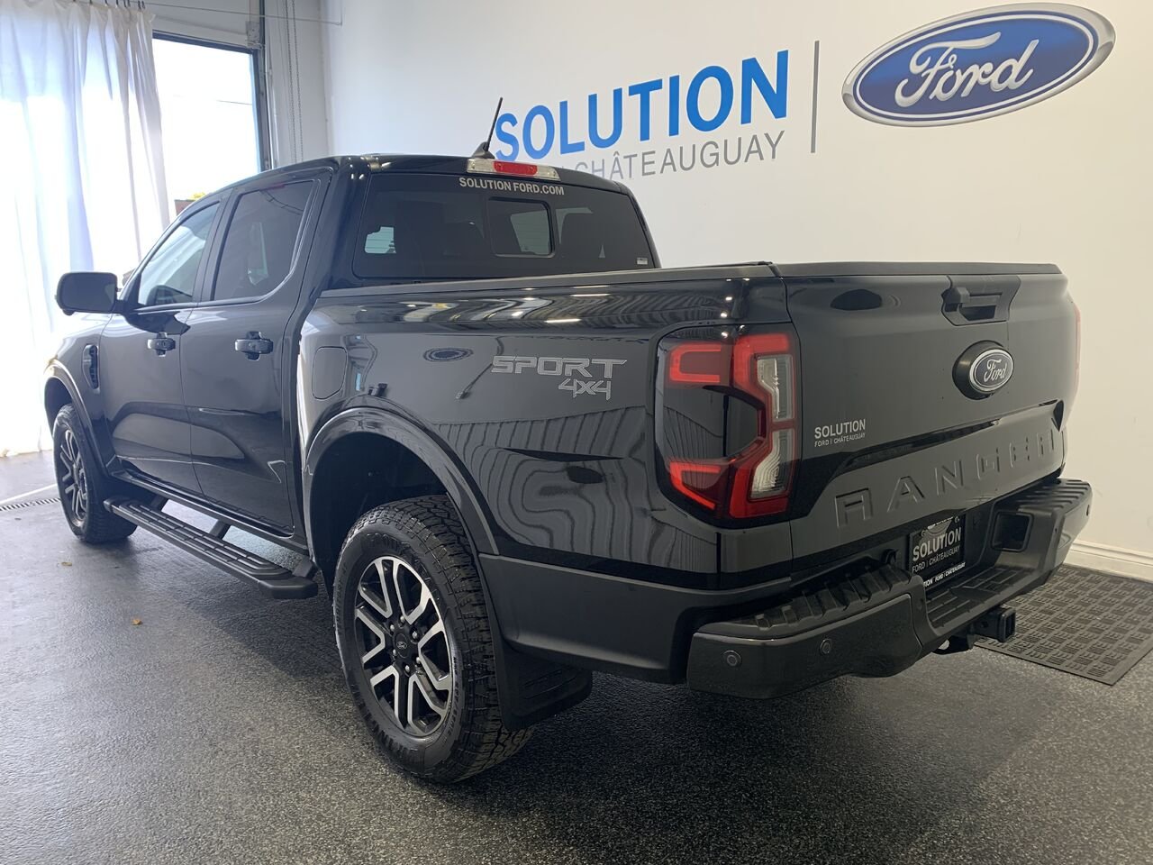 Ford RANGER LARIAT SUPERCREW 4WD LARIAT cabine SuperCrew 4RM caisse de 5 pi 2024 Noir Châteauguay - photo #13