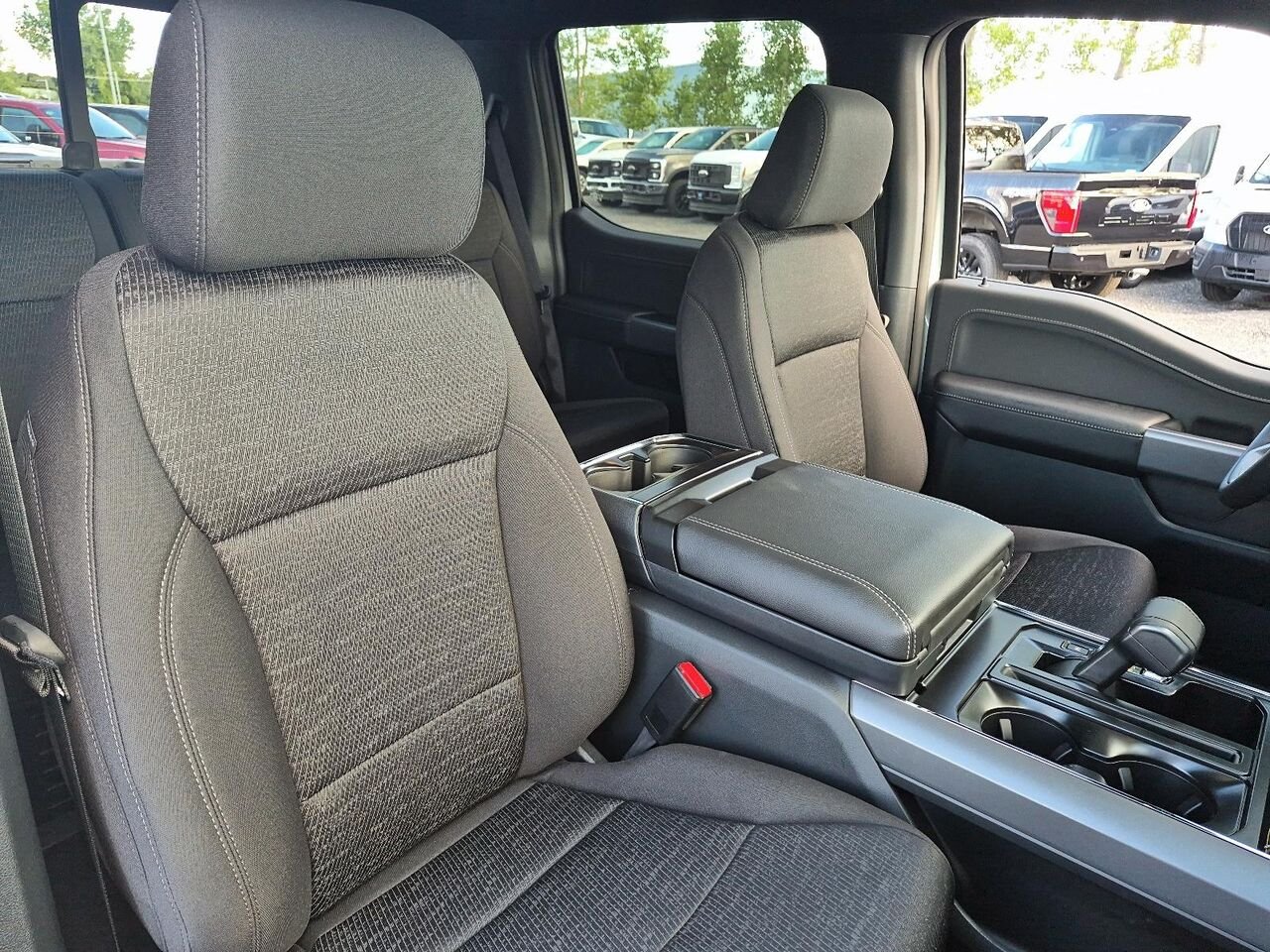 2026 Ford F-150 Oxford White Saint-Jérôme - photo #6
