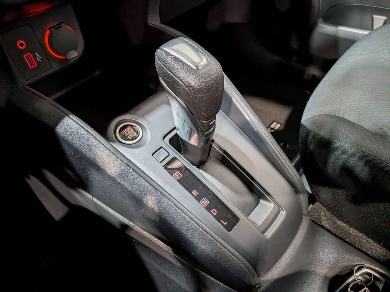 2024 Nissan Kicks S FWD Black Val-David - photo #25